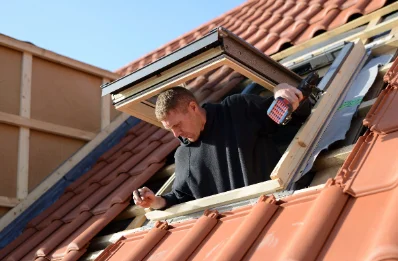 Pose de fenêtres de toit Velux à Lannux